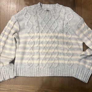 American Eagle Outfitters Light Gray and Cream Sweater